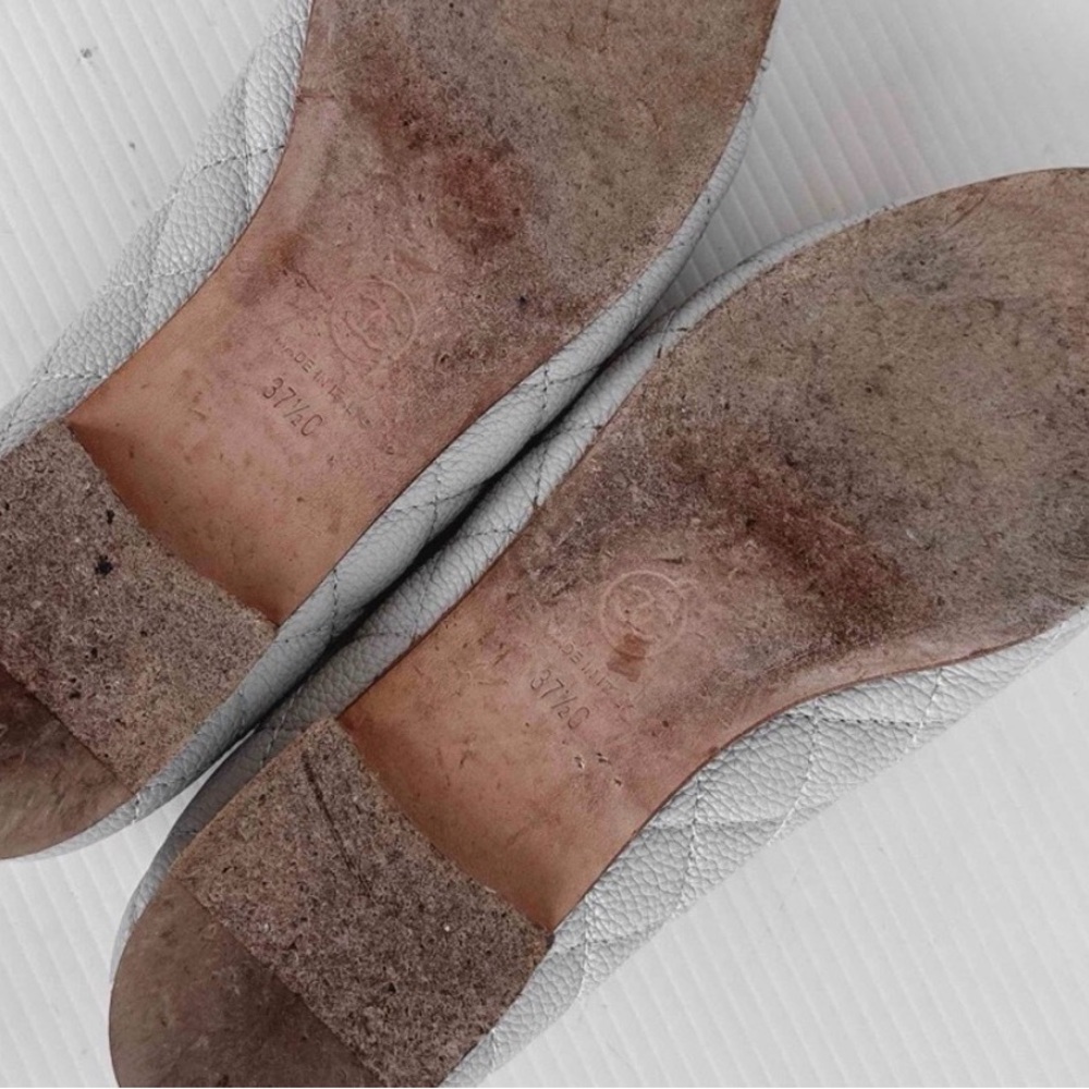CHANEL Light Gray Quilted Leather Ballet Flats 37.5 - Picture 8 of 8